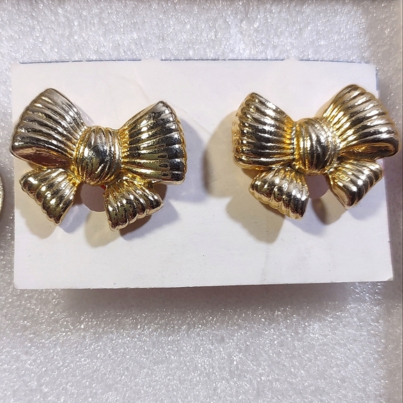 Gold Bows Clip-on Earrings - Picture 1 of 7